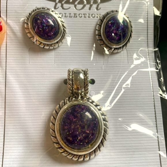 Icon Collection Purple Earrings & Necklace Pendant - Picture 2 of 3